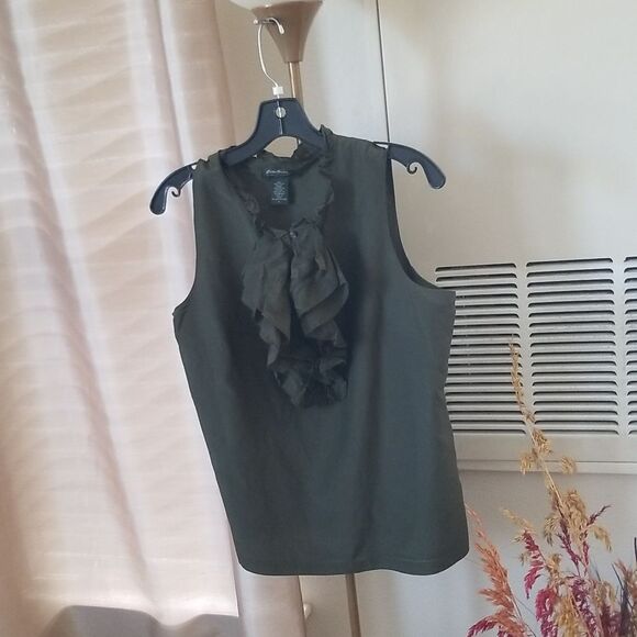Eddie Bauer Olive Green Ruffle Sleeveless Top Wmn's size Large - Picture 3 of 5
